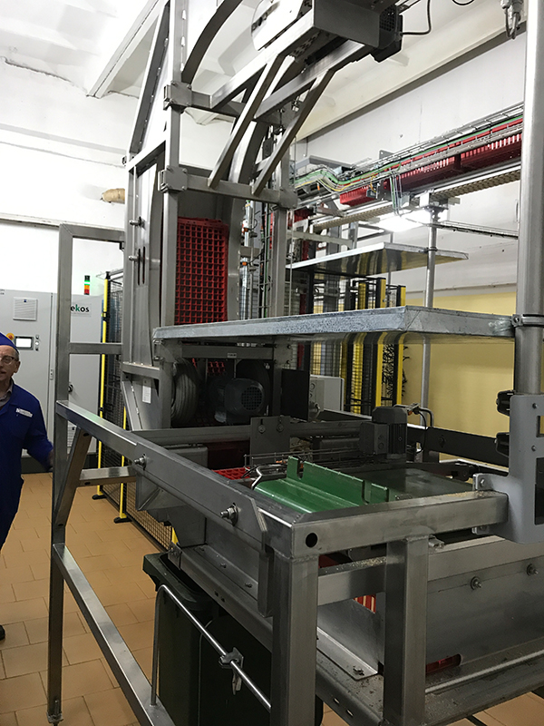 Решение обработки потоков тары от компании Nekos на производстве в Самаре